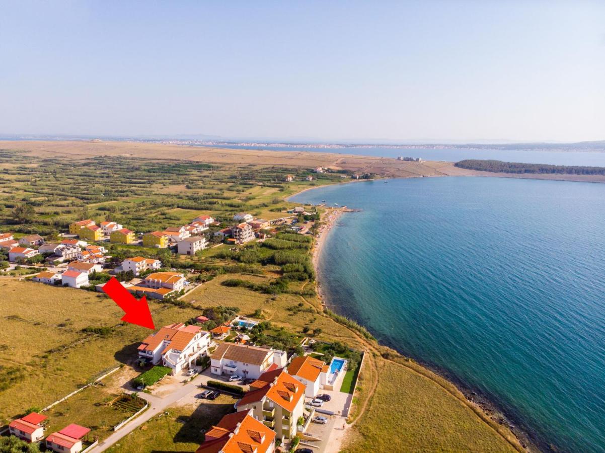 Apartments Crljenko Povljana Kültér fotó