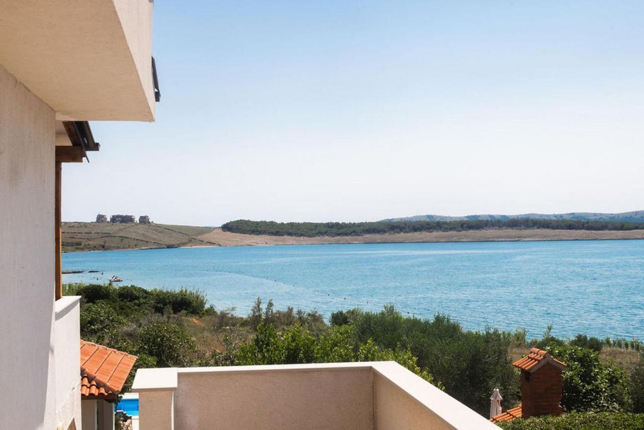 Apartments Crljenko Povljana Kültér fotó