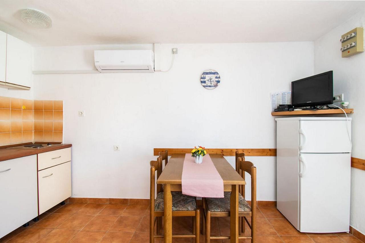 Apartments Crljenko Povljana Kültér fotó
