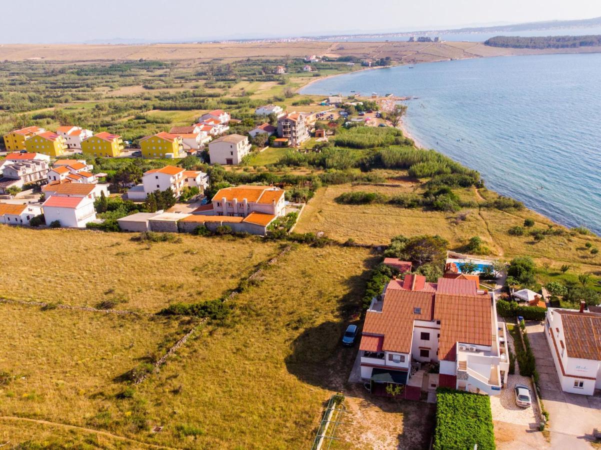 Apartments Crljenko Povljana Kültér fotó