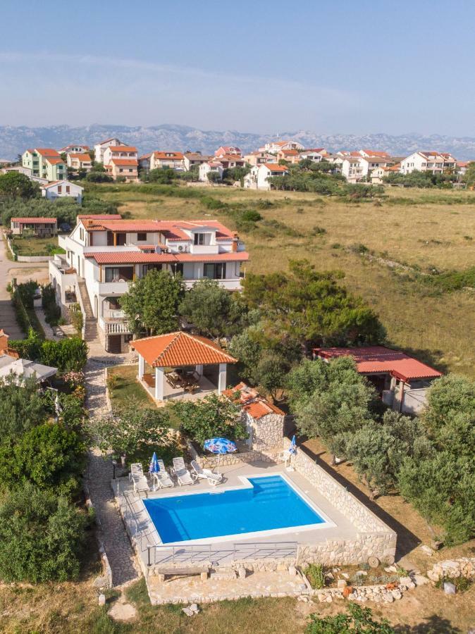 Apartments Crljenko Povljana Kültér fotó
